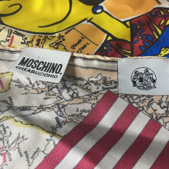 Moschino Silk Olive Oyl Nations Rare Scarf - Picture 5 of 7